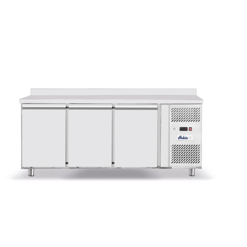 Lauakülmik kolme uksega Profi Line 420L - Bränd HENDI - Fourniresto Lauakülmik kolme uksega Profi Line 420L - Bränd HENDI - Fourniresto