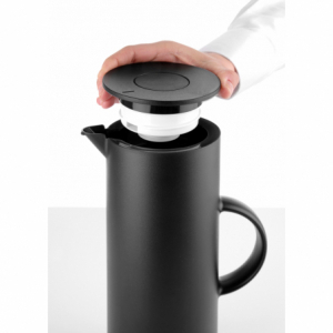 Isoleeritud kann must - 1 L